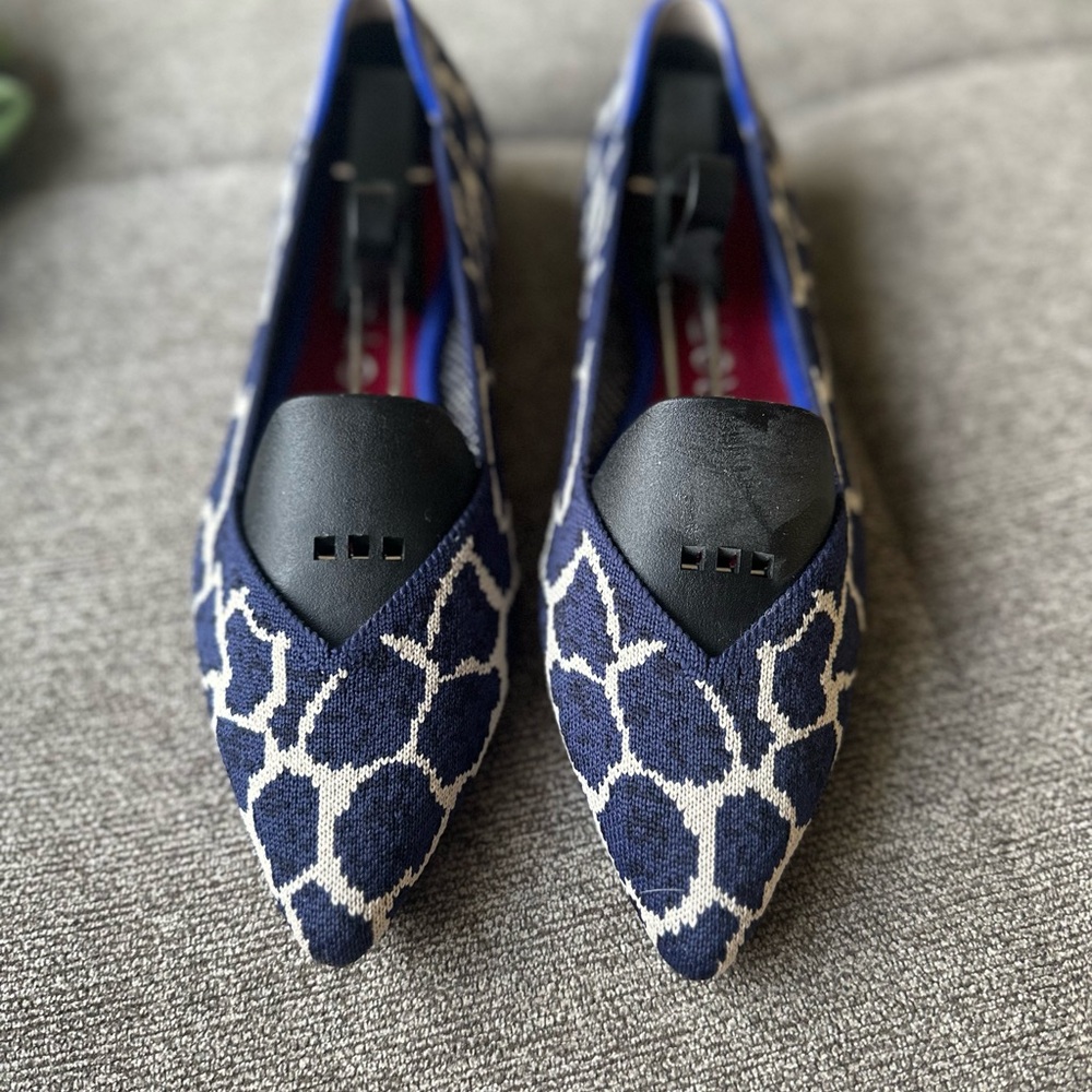Rothy’s Point Size 7 in Indigo Giraffe